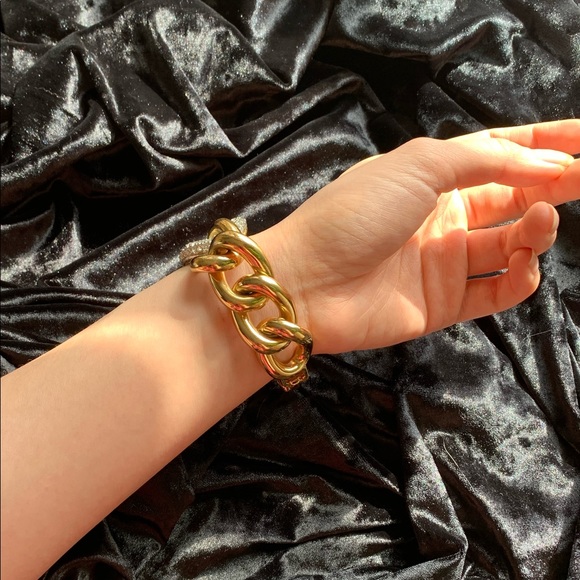 Givenchy gold chain bracelet!! - Picture 3 of 6